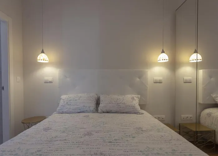 Rd Aparcamiento Incluido Triana Luminoso Comodo 2bd 2bth Lejlighed *