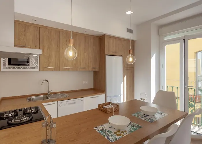 Rd Aparcamiento Incluido Triana Luminoso Comodo 2bd 2bth Lejlighed