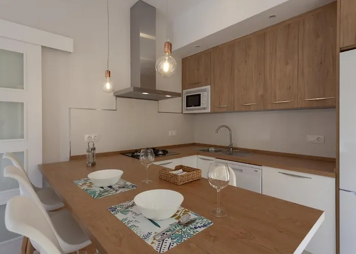 Rd Aparcamiento Incluido Triana Luminoso Comodo 2bd 2bth Lejlighed *
