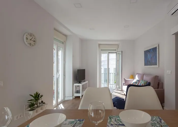 Lejlighed Rd Aparcamiento Incluido Triana Luminoso Comodo 2bd 2bth Sevilla