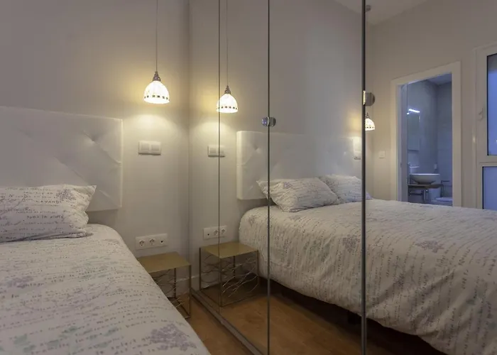 Rd Aparcamiento Incluido Triana Luminoso Comodo 2bd 2bth * Sevilla