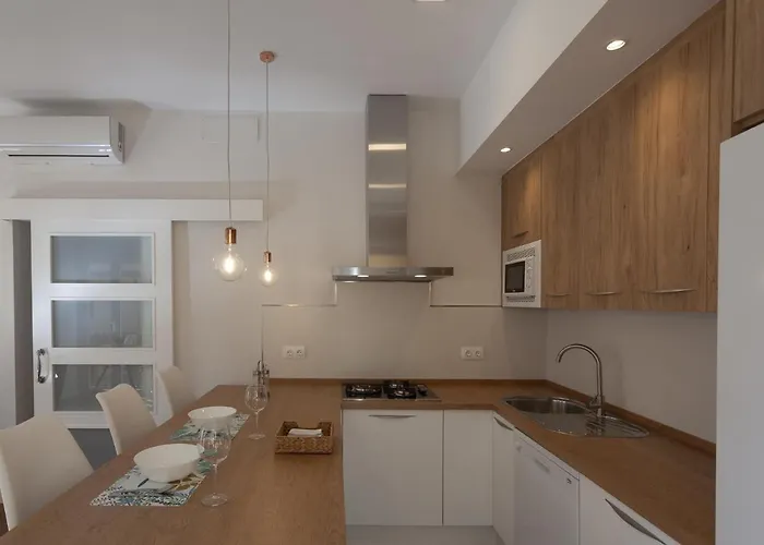 Lejlighed Rd Aparcamiento Incluido Triana Luminoso Comodo 2bd 2bth Sevilla