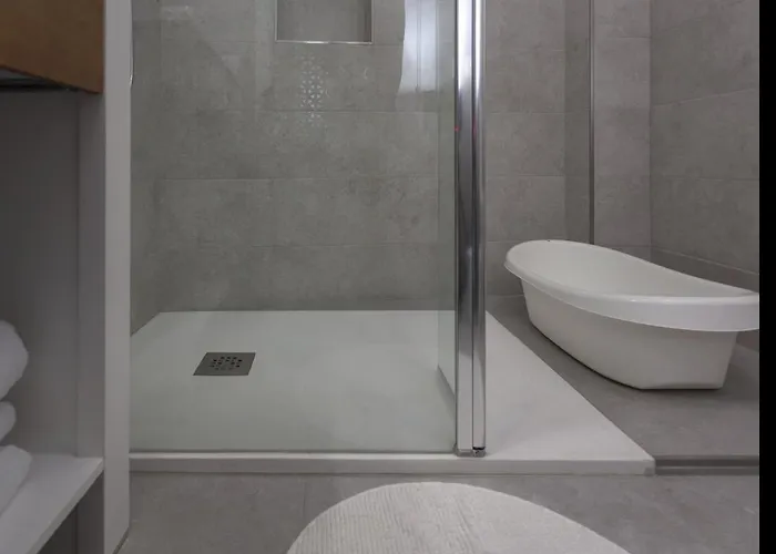 Rd Aparcamiento Incluido Triana Luminoso Comodo 2bd 2bth Lejlighed Sevilla
