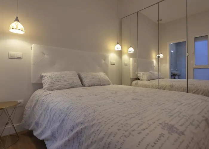 Lejlighed Rd Aparcamiento Incluido Triana Luminoso Comodo 2bd 2bth Sevilla